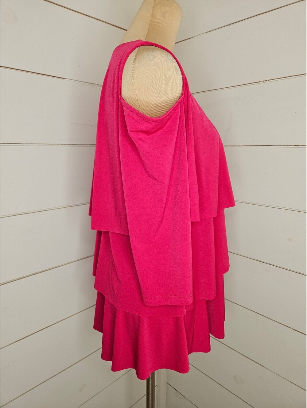 Susan Graver Liquid Knit small pink tiered & ruffled top with cold shoulders - Picture 2 of 5